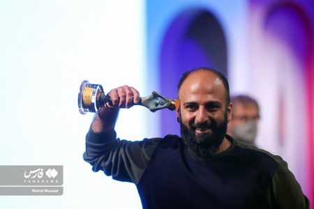 ۵ جایزه جشنواره تئاتر فجر به مجتبی رستمی‌فر رسید/ هنرمندی از خانواده‌ی مناطق نفتخیز جنوب