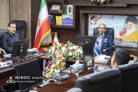 نشست مشترک مدیر شعب بانک تجارت خوزستان با مدیر عامل شرکت ملی مناطق نفت‌خیز جنوب
